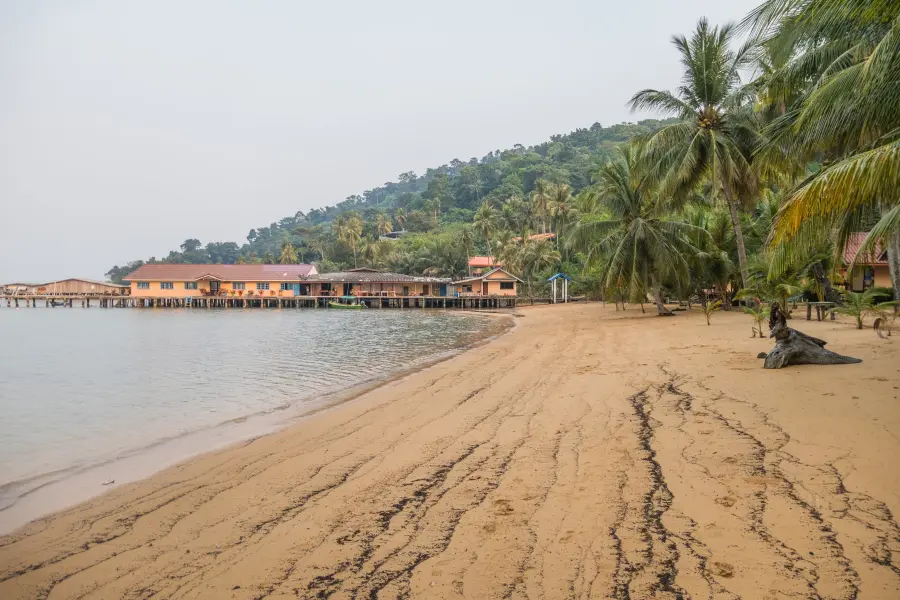 peninsula beach bang bao ko chang thailand