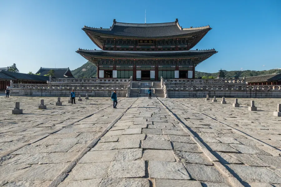 throne room alley without crowd gyeongbokgung palace seoul
