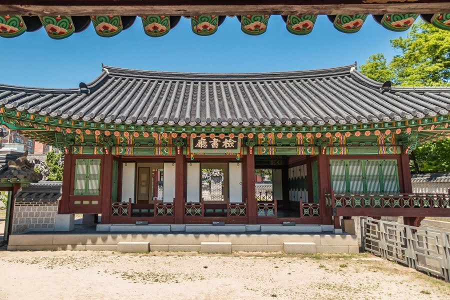 batiment complexe gwolnaegaksa au palais changdeokgung - seoul