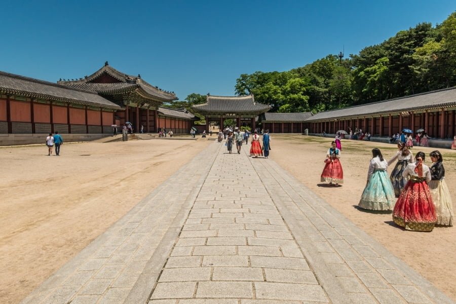 cour porte injeongjeon palais changdeokgung seoul