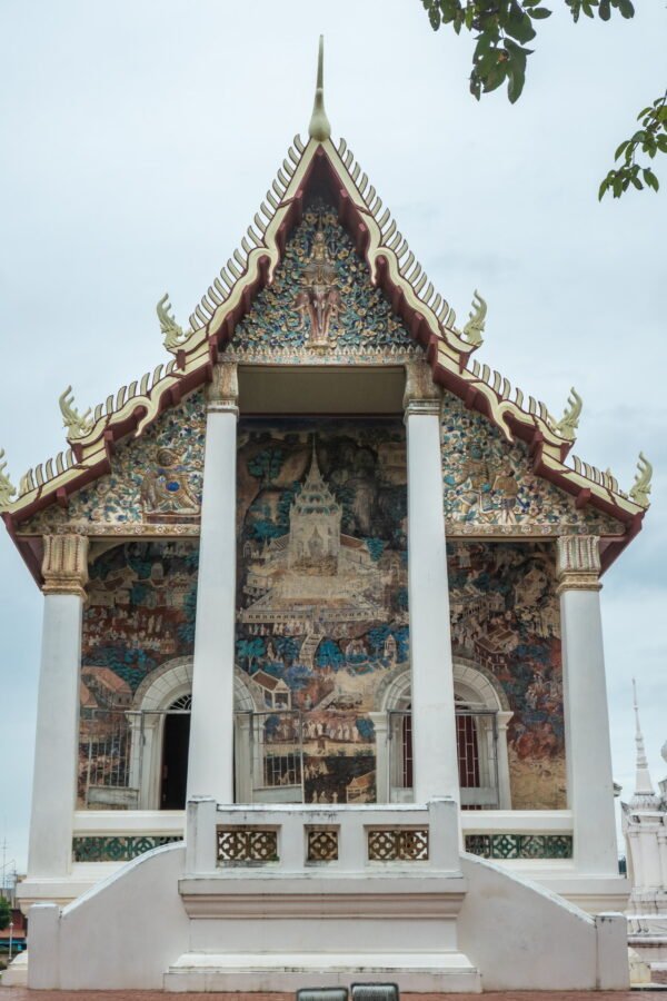 facade Wat Uposatharam - Uthai Thani