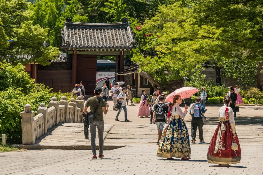 oldest bridge seoul geumcheongyo Bridge changdeokgung palace
