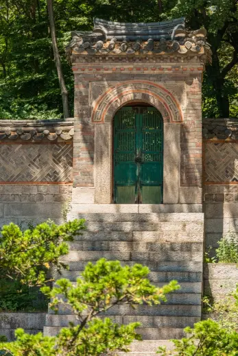 back door daejojeon hall - changdeokgung palace seoul