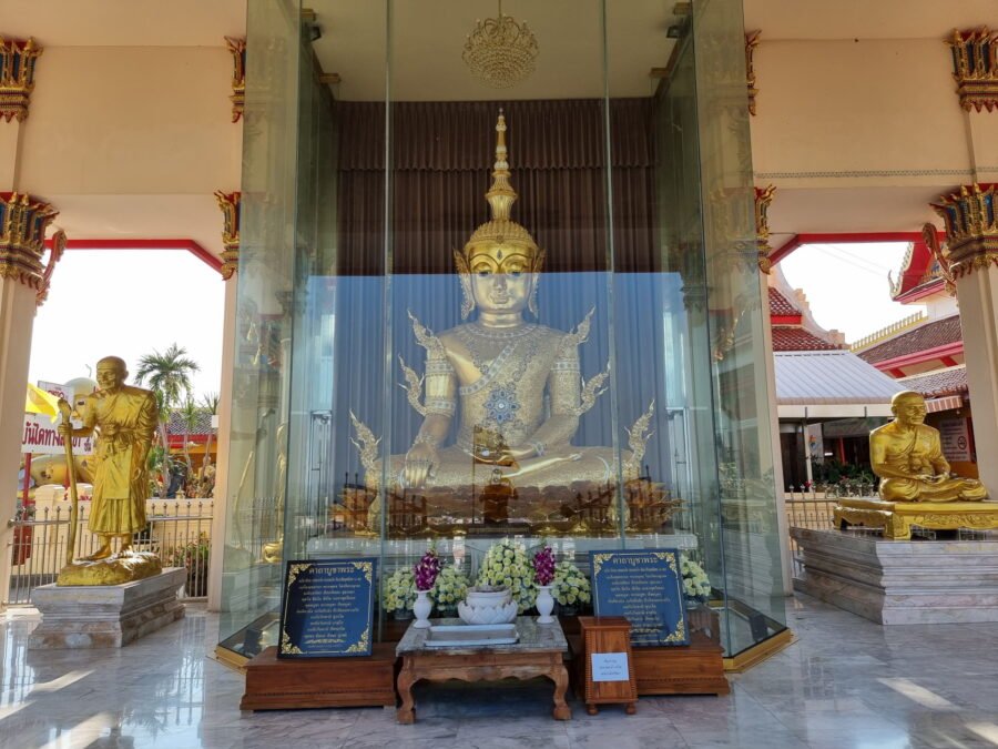 statue bouddha Wat Sangkat Rattana Khiri