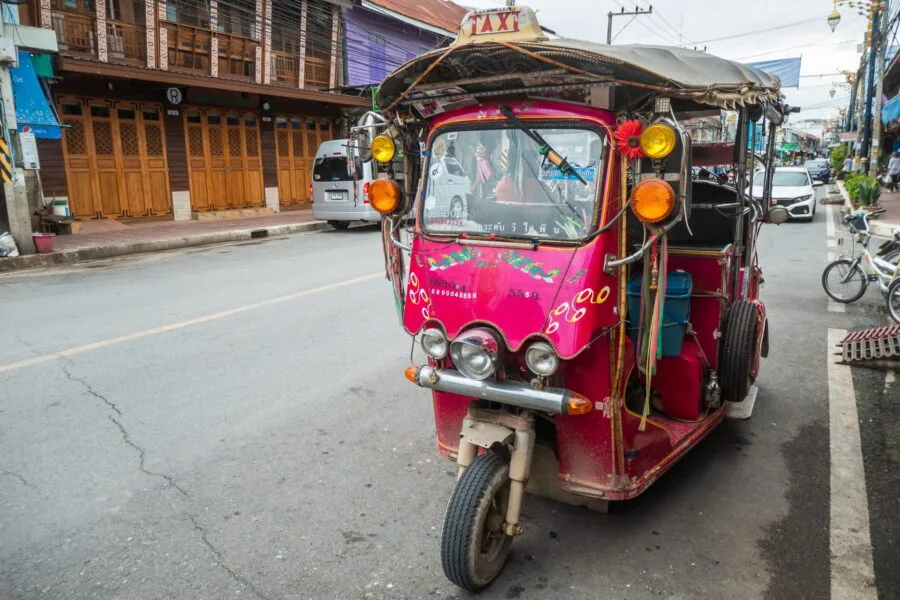 tuk tuk - uthai thani city