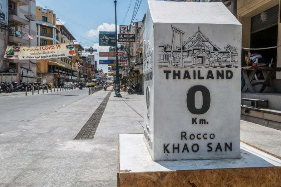 Botanic Backyard Bar & Restaurant evening soi rambuttri