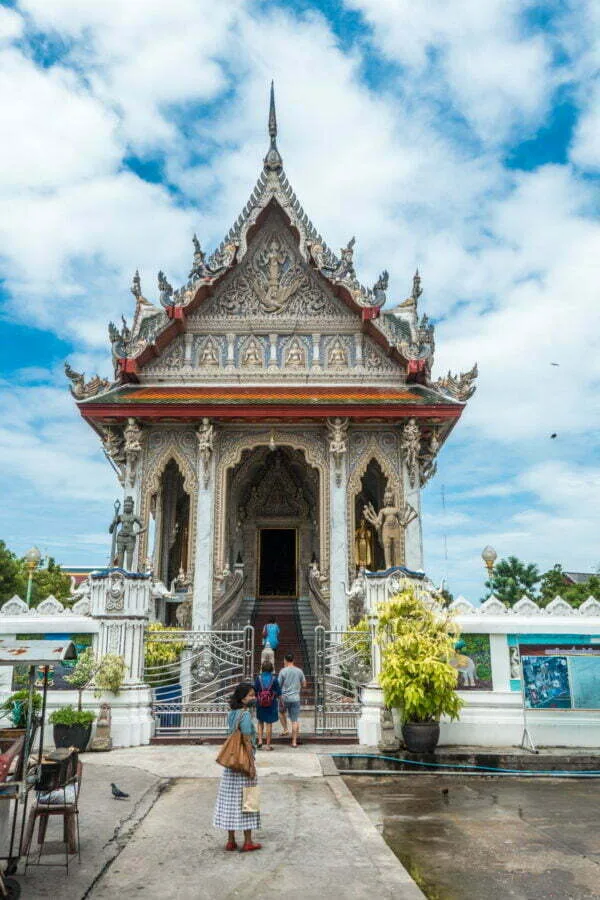 Wat Klang Bang Kaeo - nakhon chai si