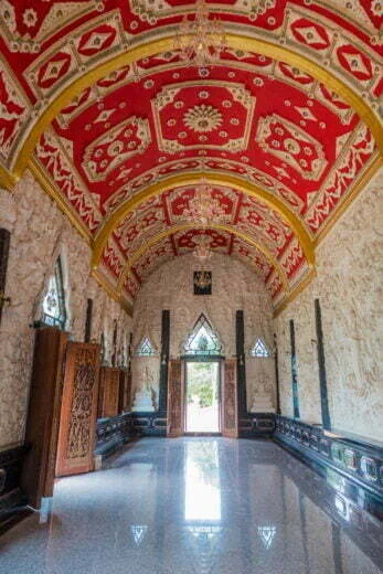 other interior Wat Sisrathong - nakhon pathom