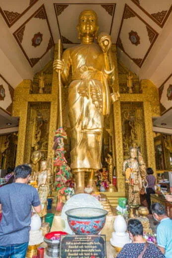 standing buddha Wat Maisupradittharam