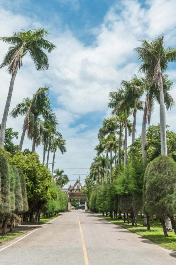 entrance Wat Phra Prathon Chedi - Nakhon Pathom