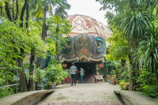 turtle entrance Wat Samphran - dragon temple - nakhon pathom