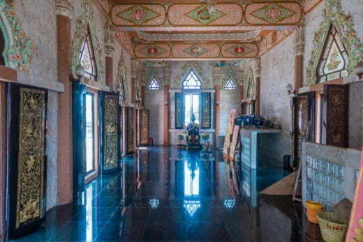secondary piece Wat Sisrathong - nakhon pathom