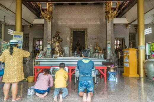prayers Wat Klang Bang Kaeo - nakhon chai si