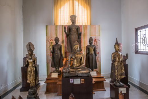 collection bouddhas musee national chao sam phraya ayutthaya
