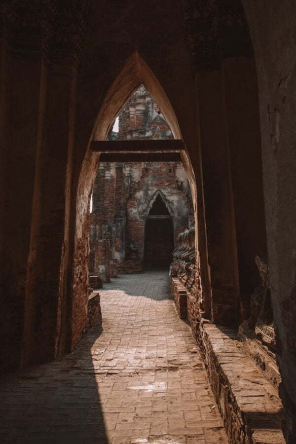 corridor wat chai watthanaram - ayutthaya