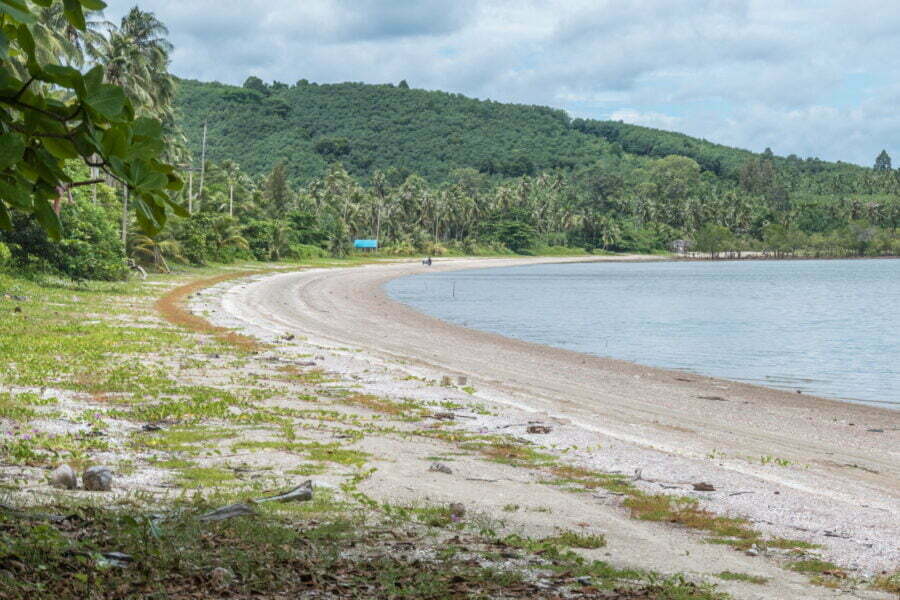 plage sans nom district dan sawi thailande