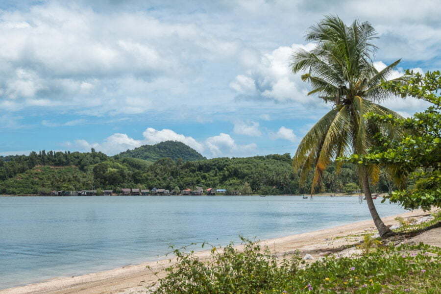 vue autre plage sans nom district dan sawit
