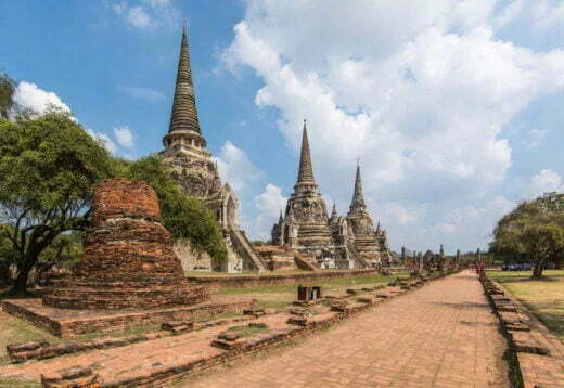 view three chedis wat phra si sanphet ayutthaya - thailand