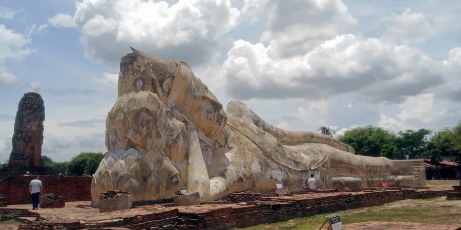 wat lokaya sutha - ayutthaya