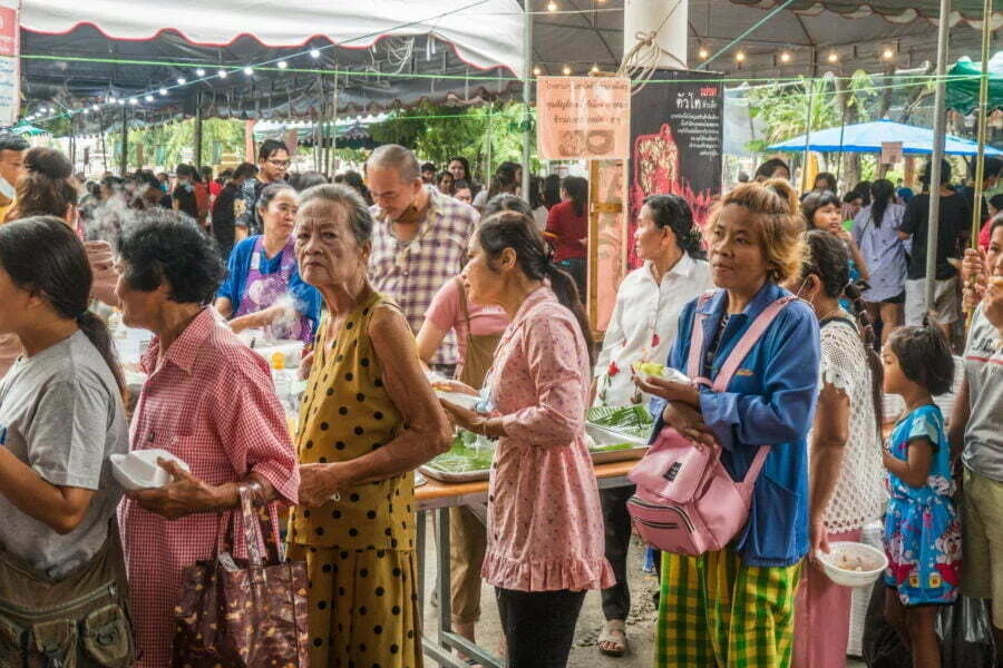 queue meal ceremony kathina kanchanaburi