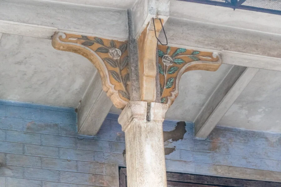detail deco beam old town kanchanaburi