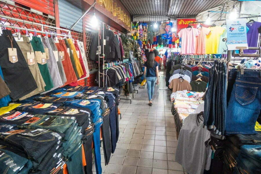 warorot market surroundings chiang mai