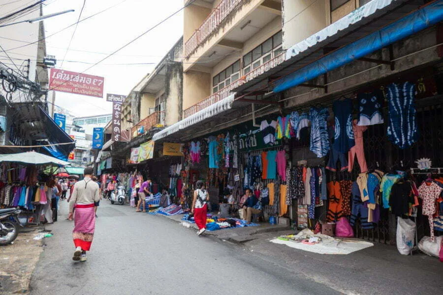 shopping street towards kad luang chiang mai