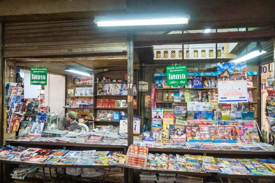 warorot chiang mai market press stand