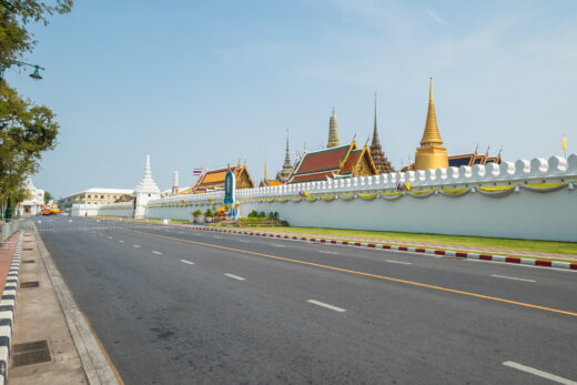 devant grand palais bangkok durant pandémie