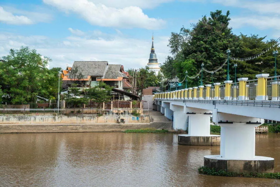 chansom memorial bridge wat ket karam - chiang mai