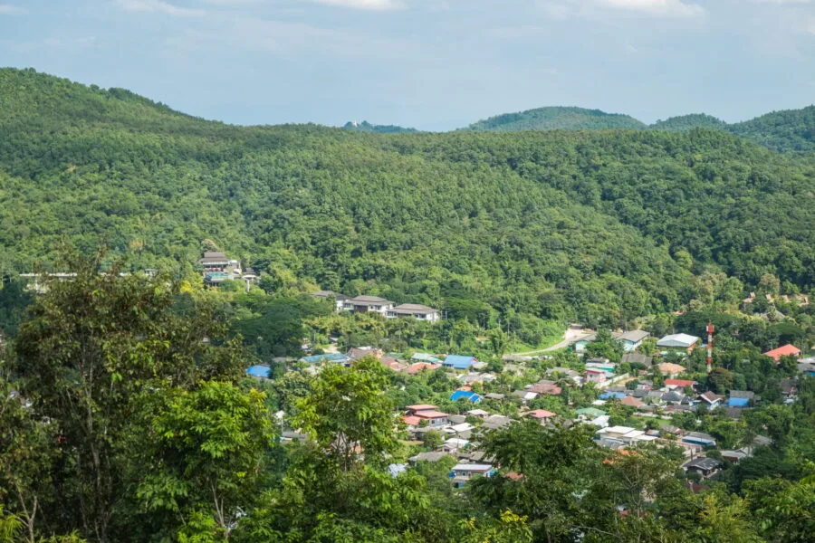 village at the foot of Wat Phra That Si Mueang Pong