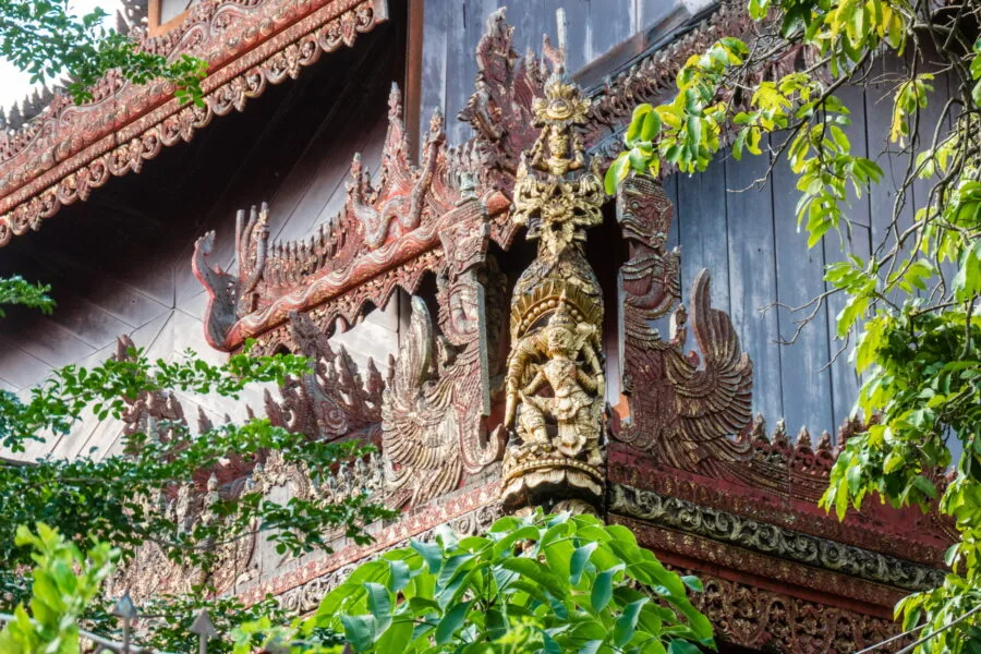 roof detail wat pa pao - chiang mai