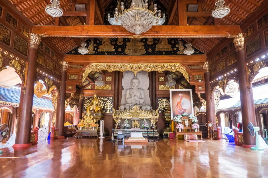 interior ubosot - wat ram poeng - chiang mai