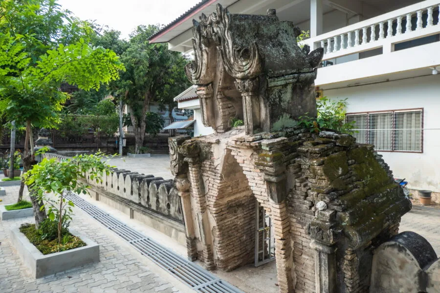 door center wat pa pao - chiang mai