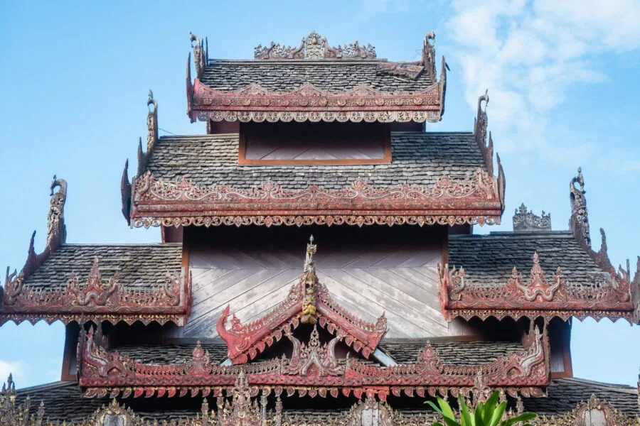 Burmese roof - wat pa pao - chiang mai