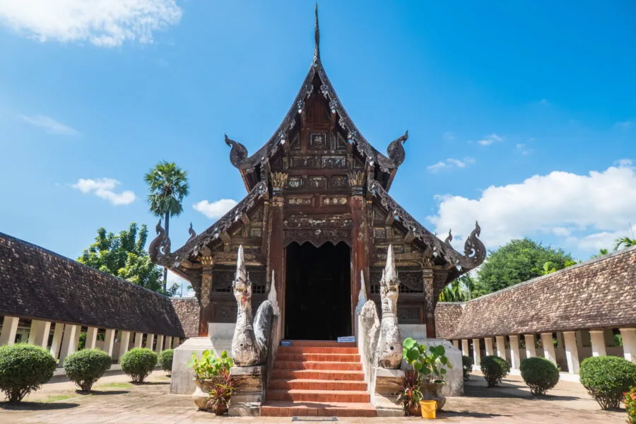 viharn - wat intharawat - chiang mai