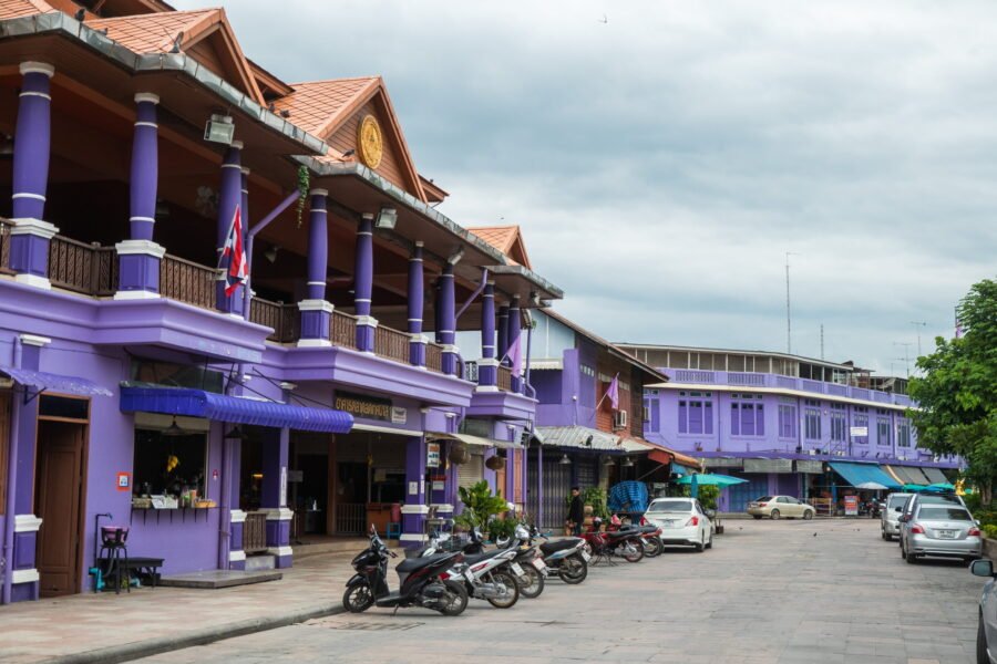 ensemble facades violettes ville uthai