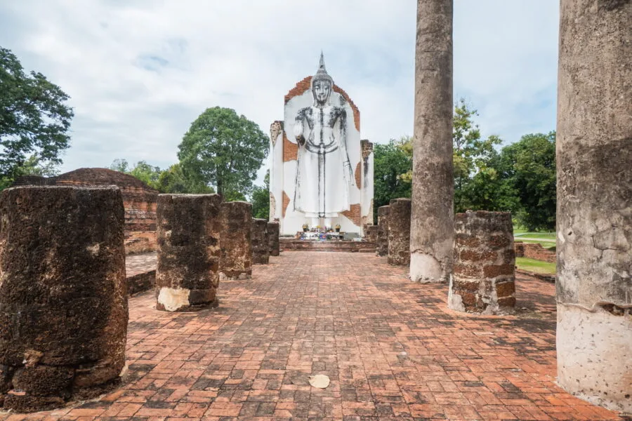 standing buddha wat wihan thong phitsanulok