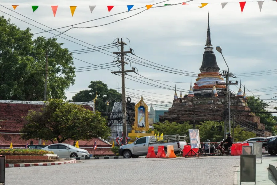 chedi wat rachburana phitsanulok