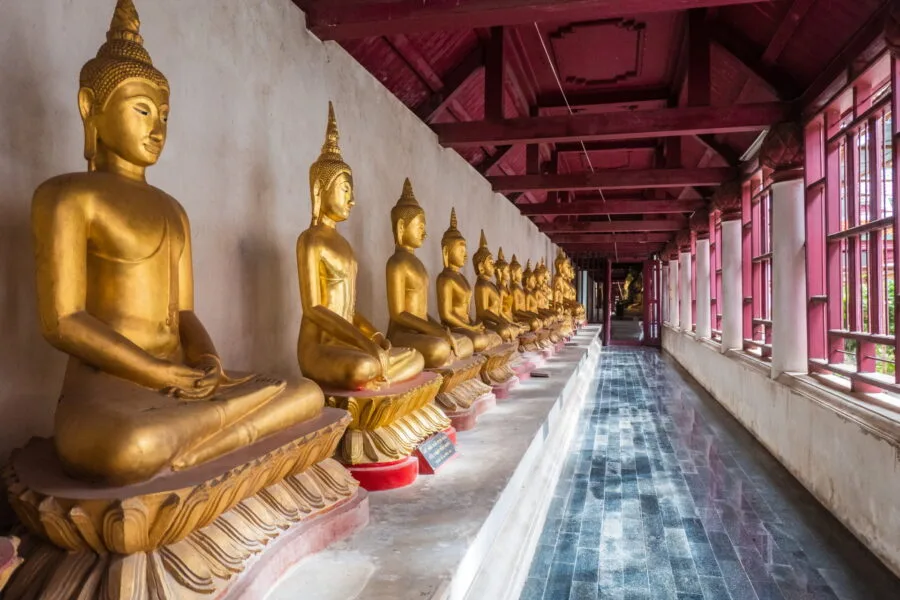 corridor buddhas wat phra sri rattana mahathat - phitsanulok