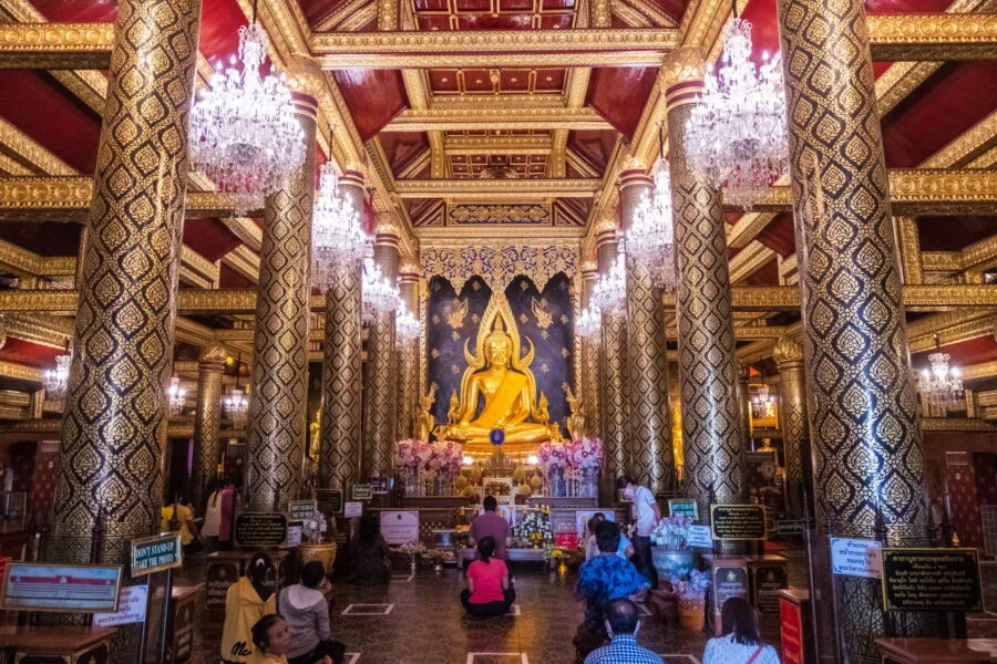interior wat phra sri rattana mahathat - phitsanulok