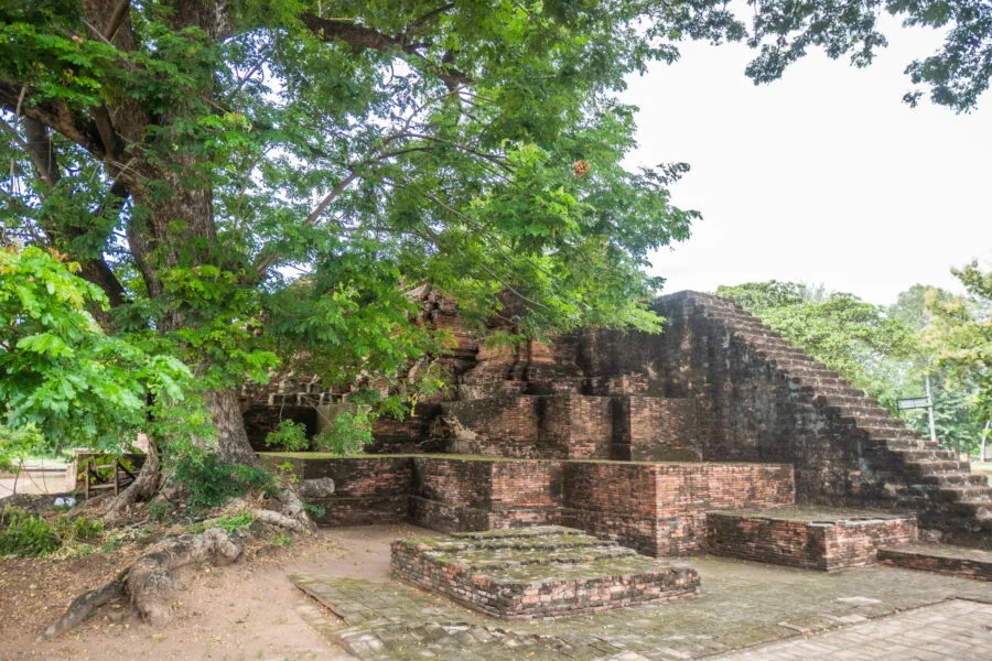 prang wat wihan thong phitsanulok