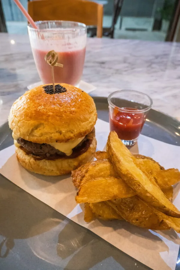 vg restaurant burger phitsanulok