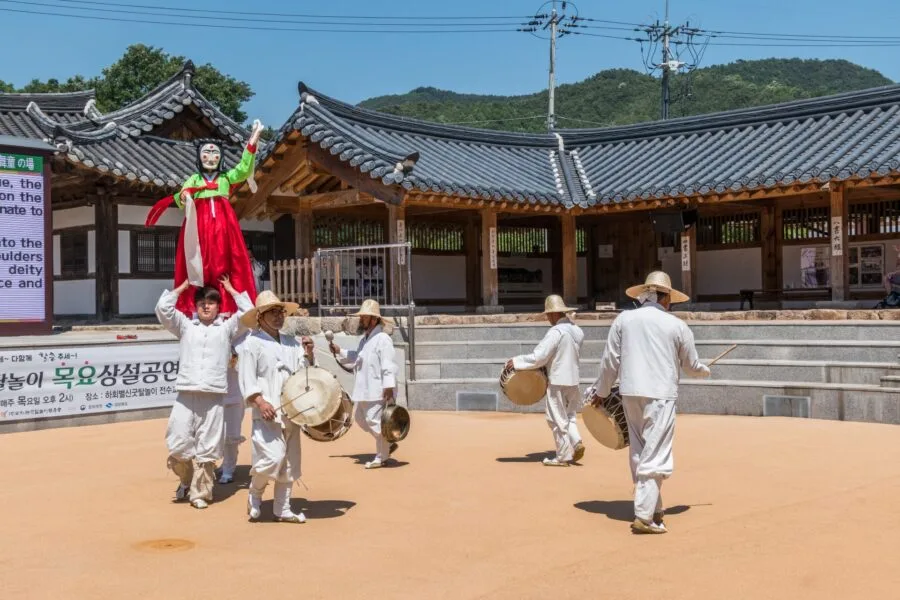 traditional dance hahoe masks