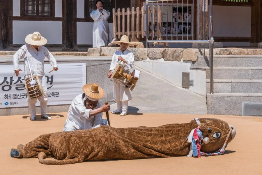 traditional dance hahoe masks