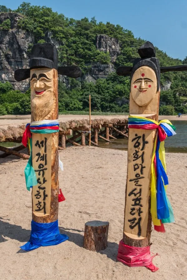 Buyongdae Hahoe cliff wooden figures