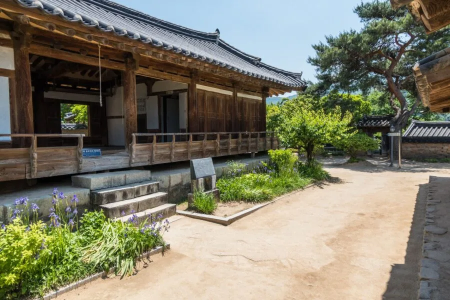 Chunghyodang hahoe house