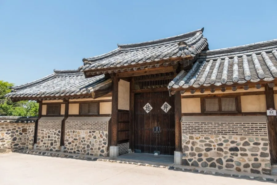 hahoe village house door