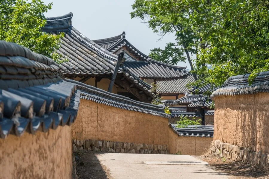 quiet street walk haho