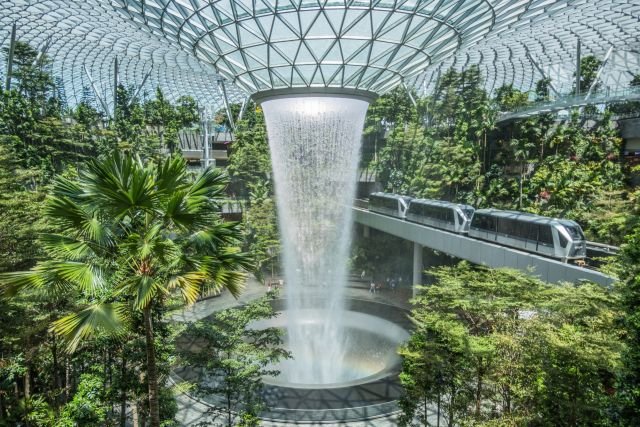 hsbc rain vortex changi airport